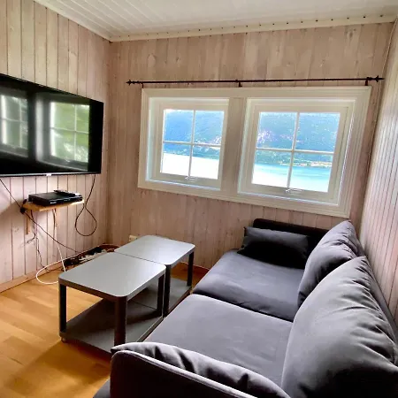 - Faleide -hytte Med Fjord Og Fjell Utsikt *