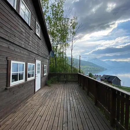 - Faleide -hytte Med Fjord Og Fjell Utsikt Holiday home *