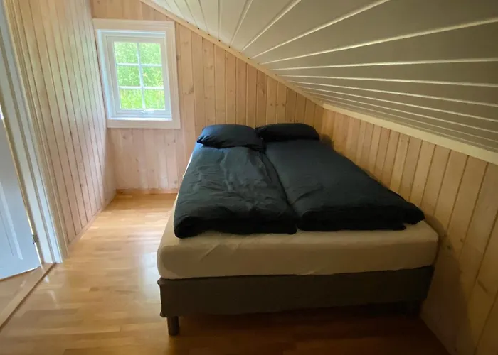 - Faleide -hytte Med Fjord Og Fjell Utsikt Casa de Férias